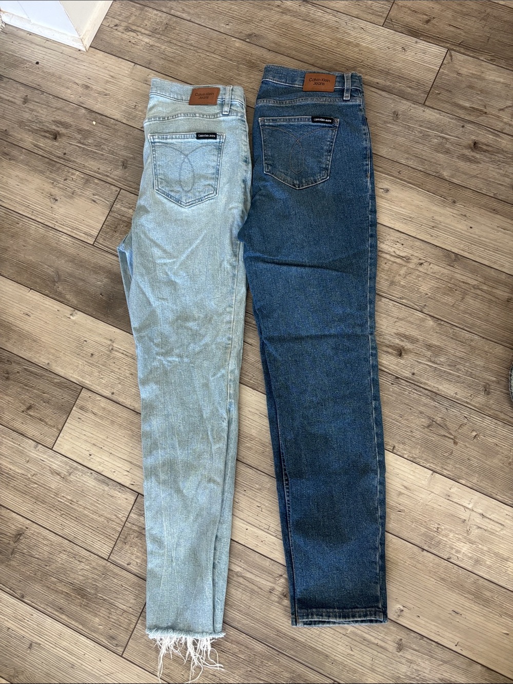 Calvin Klein High-Rise Women's straight Jeans - Light Blue & Dark Blue